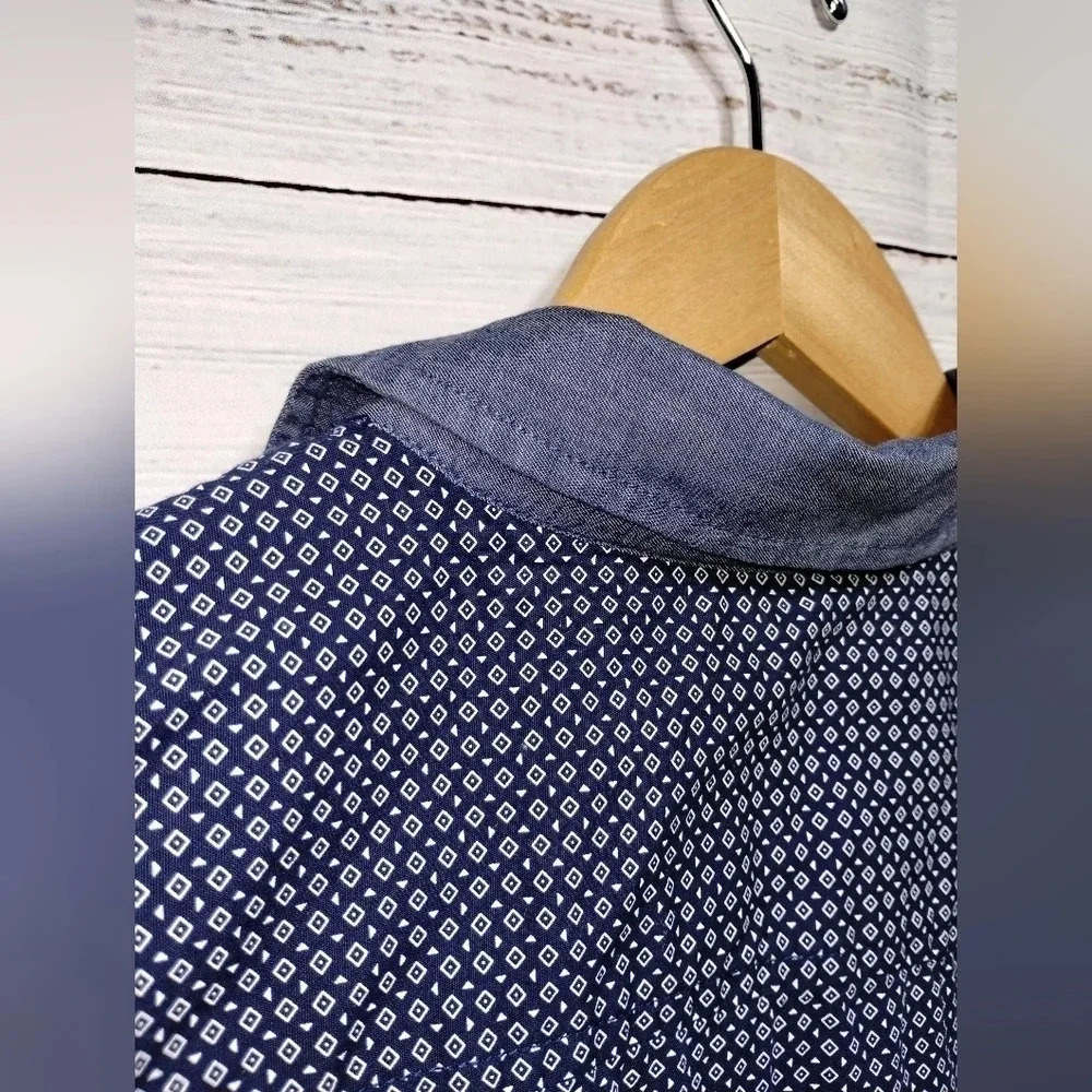 Guess Geometric Shape Button Down Short Sleeve Sh… - image 6